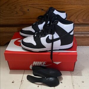 Nike Black and White Sneakers Classic Dunk Design